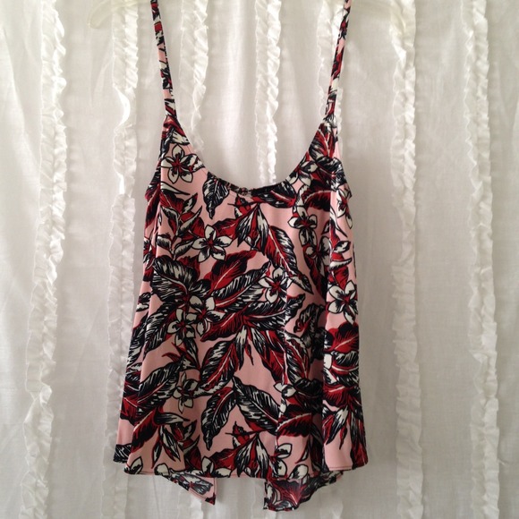 🚫SOLD🚫XS zara open back top! - Picture 3 of 3