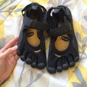 Vibram Five Fingers sprint shoes ;)
