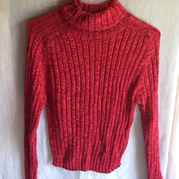 Red sweater - Picture 2 of 4