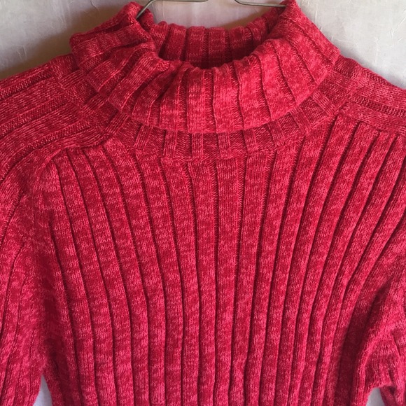 Red sweater - Picture 3 of 4
