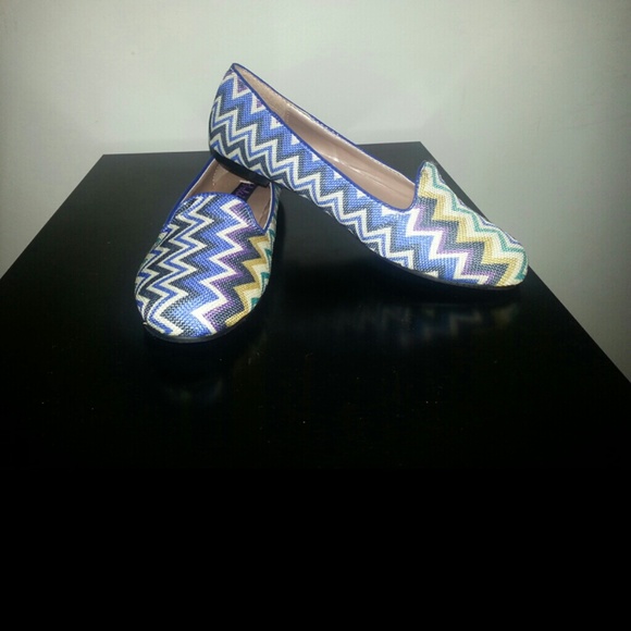 NWT Super cute zig zag print colorful flats