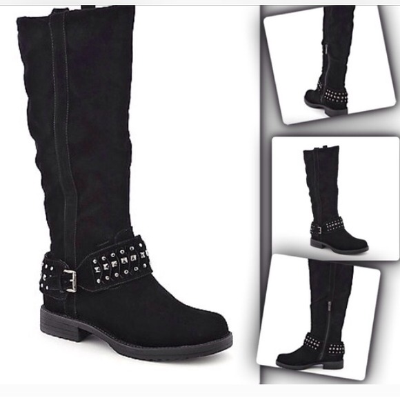 Suede boots