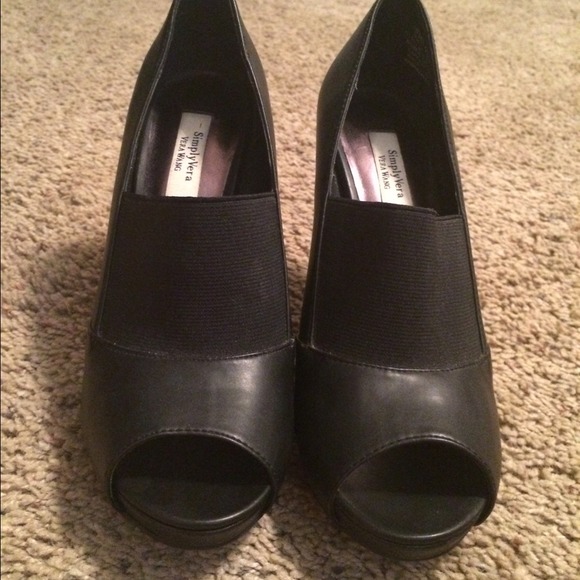 Vera Wang Black Leather Peep Toe Pump