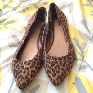 Xhilaration leopard glitter flats