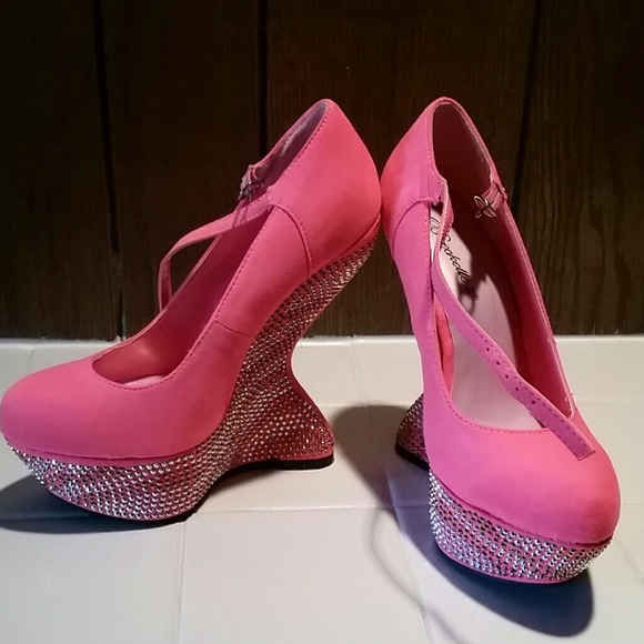 Shannon Pink Neon