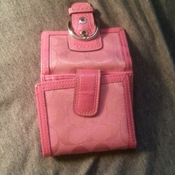 Small hot pink coach wallet - Picture 3 of 4