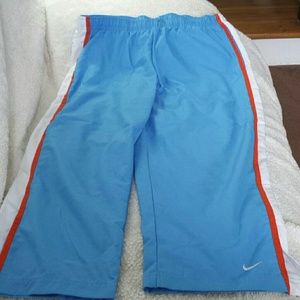 NIKE Capri pants