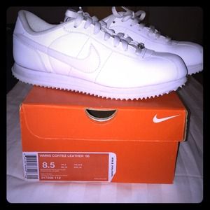 Nike wmns Cortez leather '06 8.5