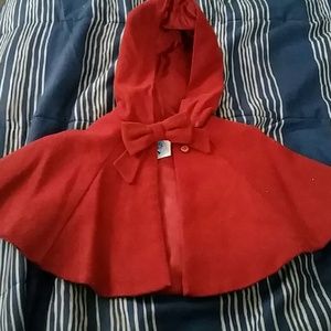 Hooded shoulder shaw with bow for toddler