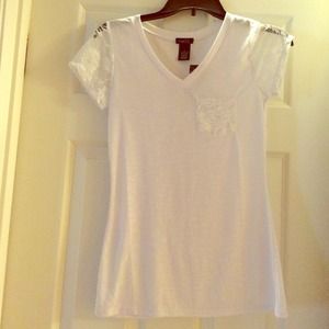 SOLD White v neck top