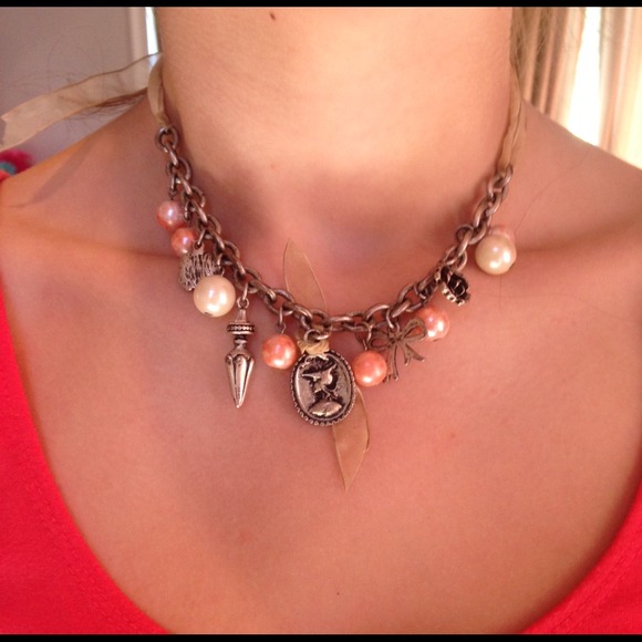 Pearl charm choker