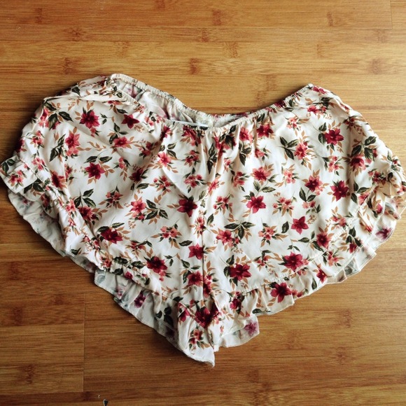 NWT Brandy Melville Floral Vodi Shorts