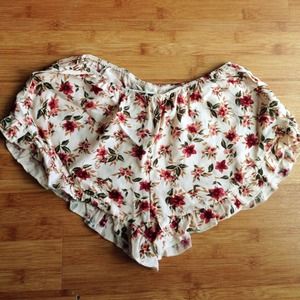 NWT Brandy Melville Floral Vodi Shorts