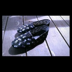 For jclauren! Skull print canvas shoes