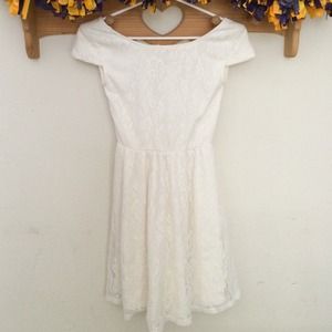 only worn once and looks good with a small belt