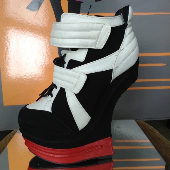 Platform Sneaker