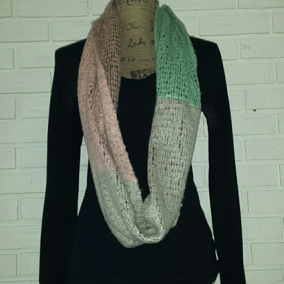 Gorgeous Infinity Scarf - Picture 2 of 4