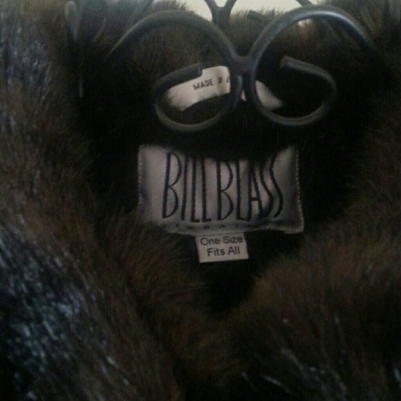 Vintage faux fur cape - Picture 3 of 3