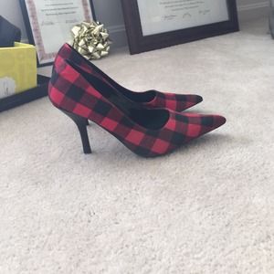 Plaid pointed toe heels