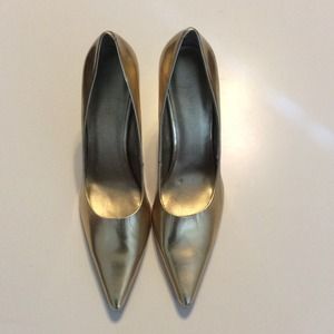 gold Nine West pumps size 9 ...4 inches