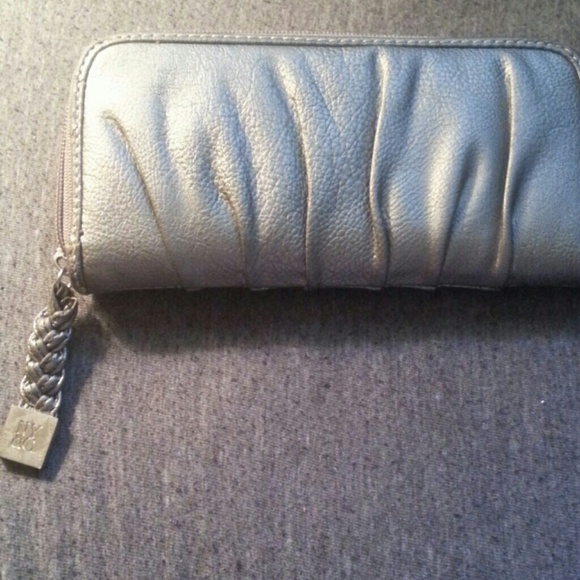 NY&CO Silver wallet - Picture 4 of 4