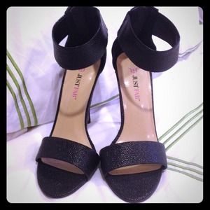 Beautiful new black shoes