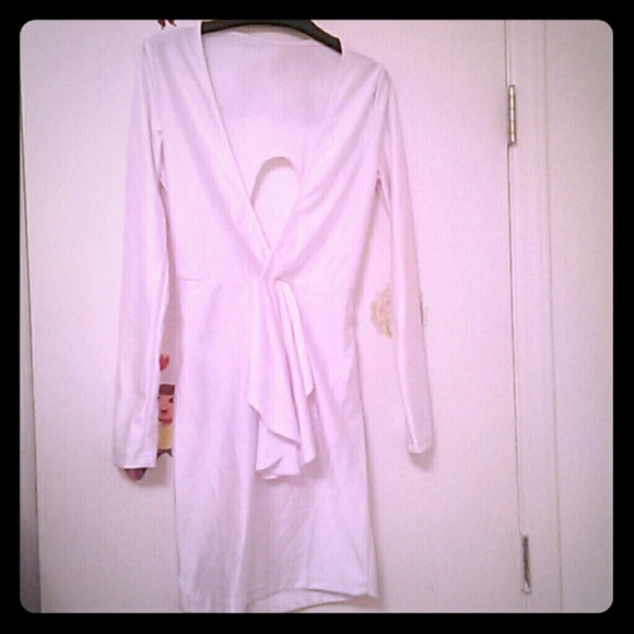 Short white cut out dress !