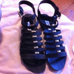 NWOT black strapped w/ gold sandals - Steve Madden