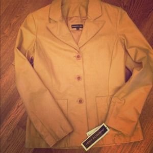 NWT Woman's leather blazer:)