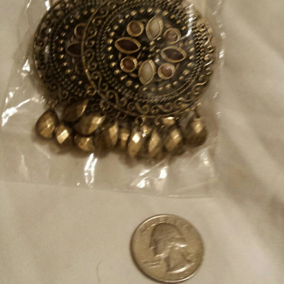 Earrings - Picture 4 of 4