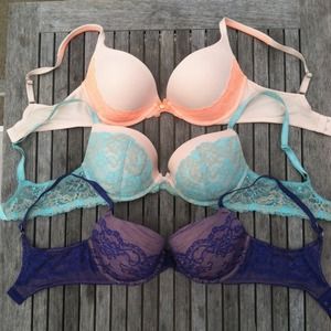 2 Victoria Secret bras for Klarissa