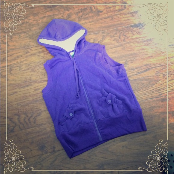 Purple sleeveless hoodie