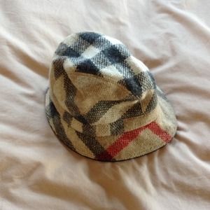 Burberry nova check patten wool bucket hat /SOLD/