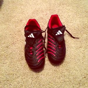 Soccer cleats