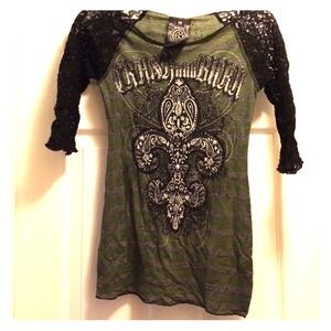 Crash and burn top with black lace sleeves