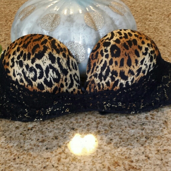 Victoria's Secret 32C lace strapless bra
