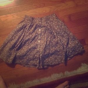 Floral high waisted skirt.