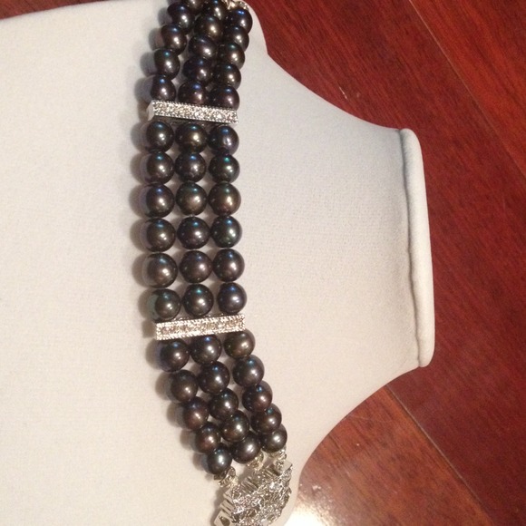 Black authentic pearl bracelet