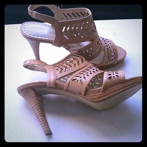 Adrienne Vittadini 7.5 PRIM high heels