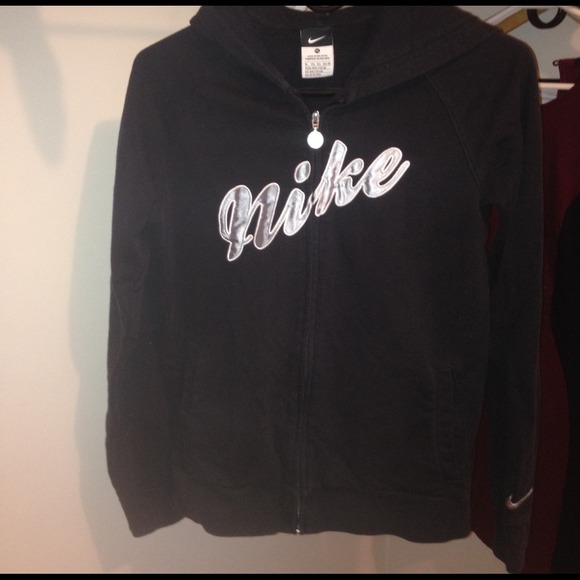 💉Authentic. Black Nike zip up