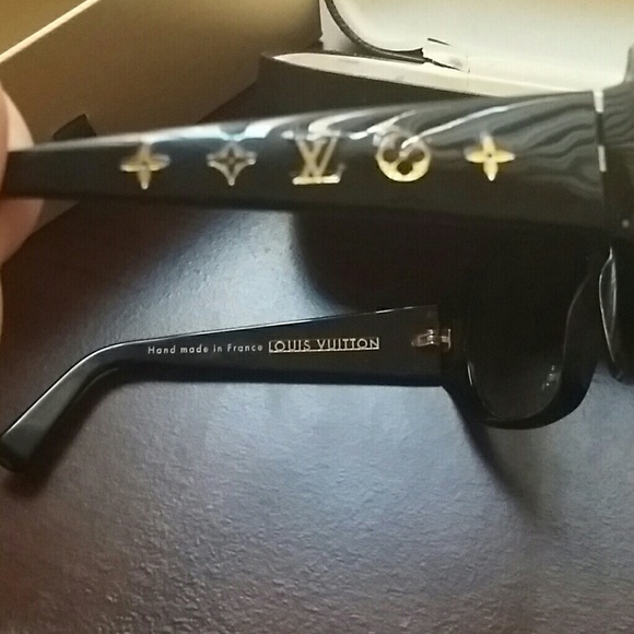 **SOLD**Authentic Louis Vuitton sunglasses - Picture 4 of 4