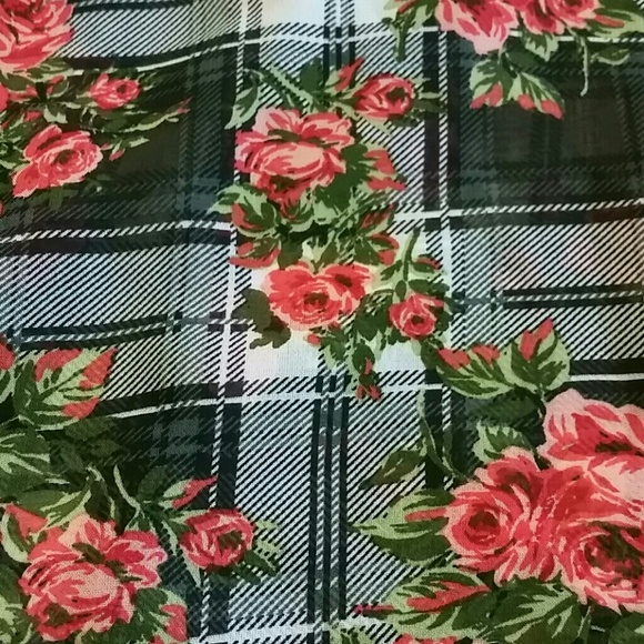 Plaid Top with Roses - Picture 2 of 4