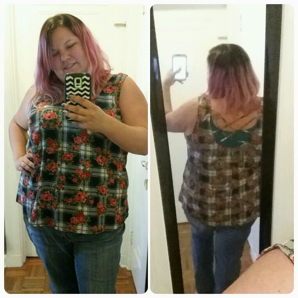 Plaid Top with Roses - Picture 4 of 4
