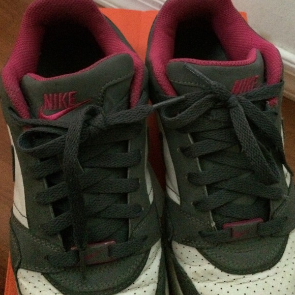 Shoes - Picture 4 of 4