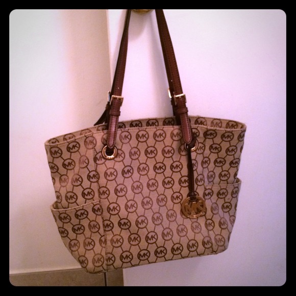 Michael Kors Handbag!!!!❤️👌