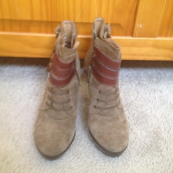 Nine West military bootie Sold - Picture 4 of 4