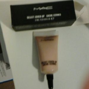 BUNDLE MAC select cover up concealeR N FOUNDATION