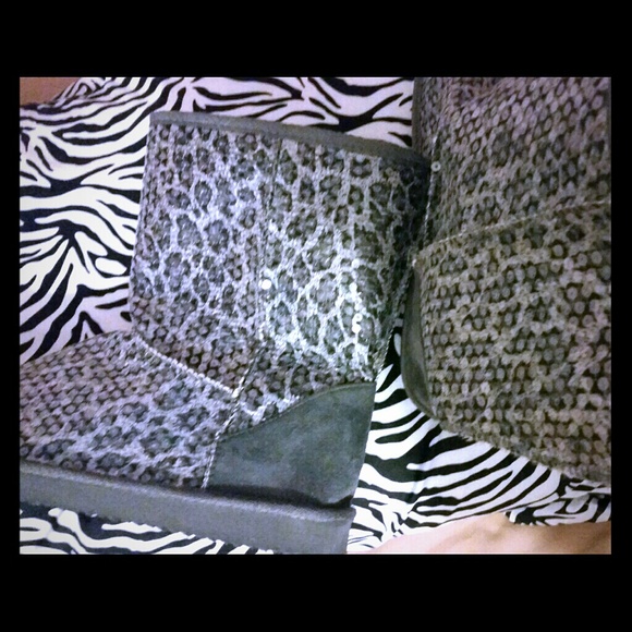New BLING leopard boots