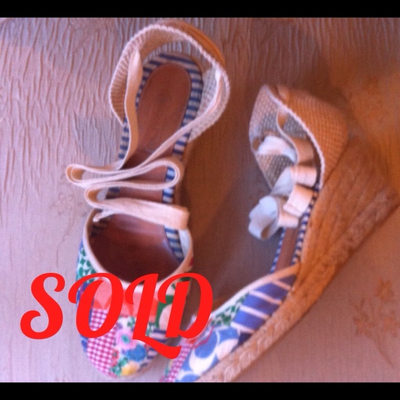 Coach wedge with ankle tie ribbons