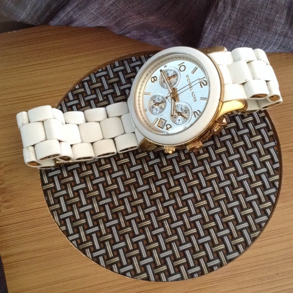 Watch - Picture 2 of 4
